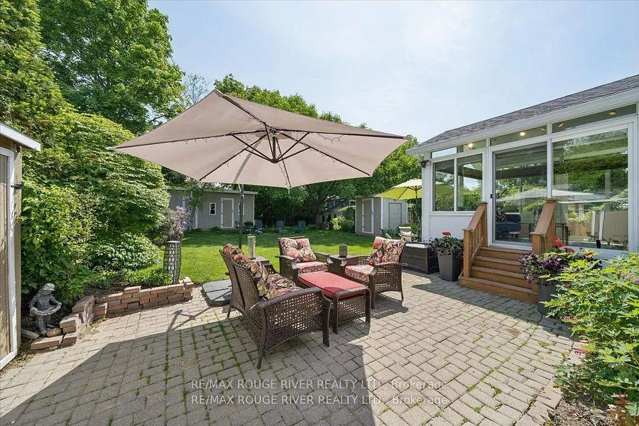 Photo 3 of 1007 Walton Boulevard, Whitby, Williamsburg — HOMEH