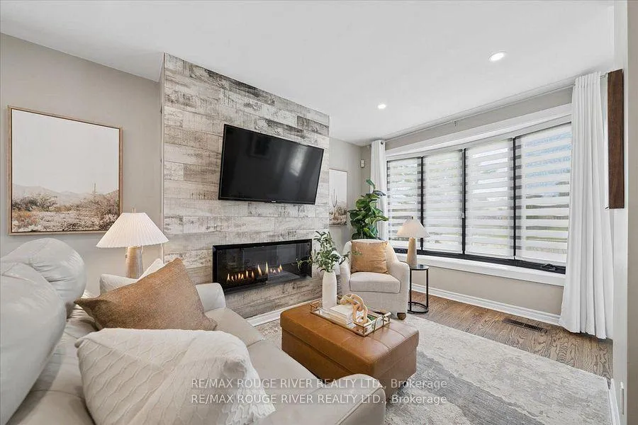 Photo 4 of 1007 Walton Boulevard, Whitby, Williamsburg — HOMEH