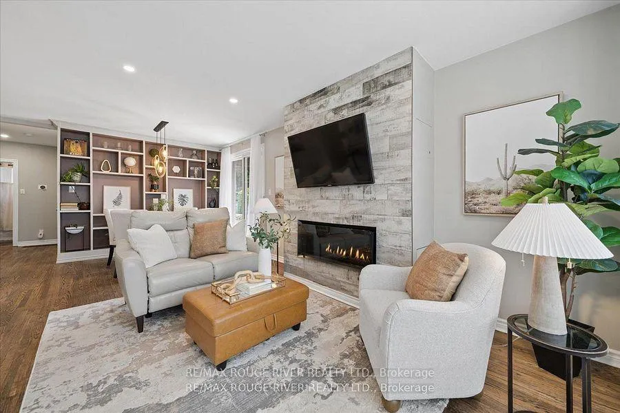 Photo 6 of 1007 Walton Boulevard, Whitby, Williamsburg — HOMEH