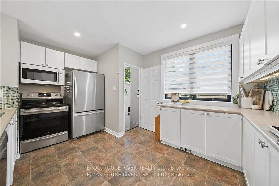Photo 11 of 1007 Walton Boulevard, Whitby, Williamsburg — HOMEH