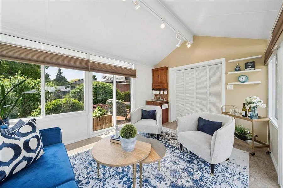 Photo 13 of 1007 Walton Boulevard, Whitby, Williamsburg — HOMEH