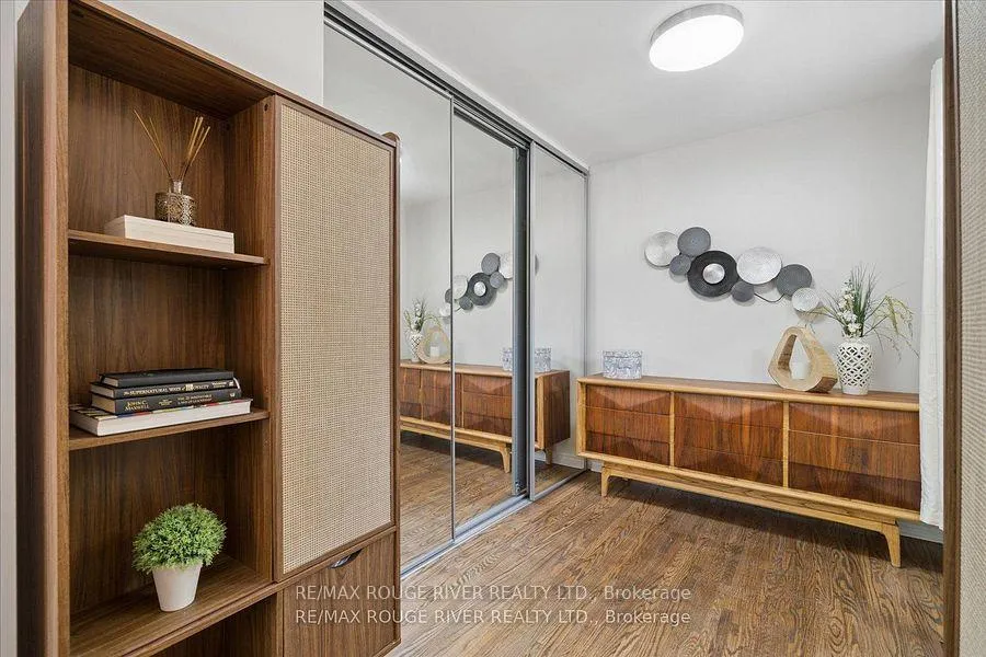Photo 16 of 1007 Walton Boulevard, Whitby, Williamsburg — HOMEH