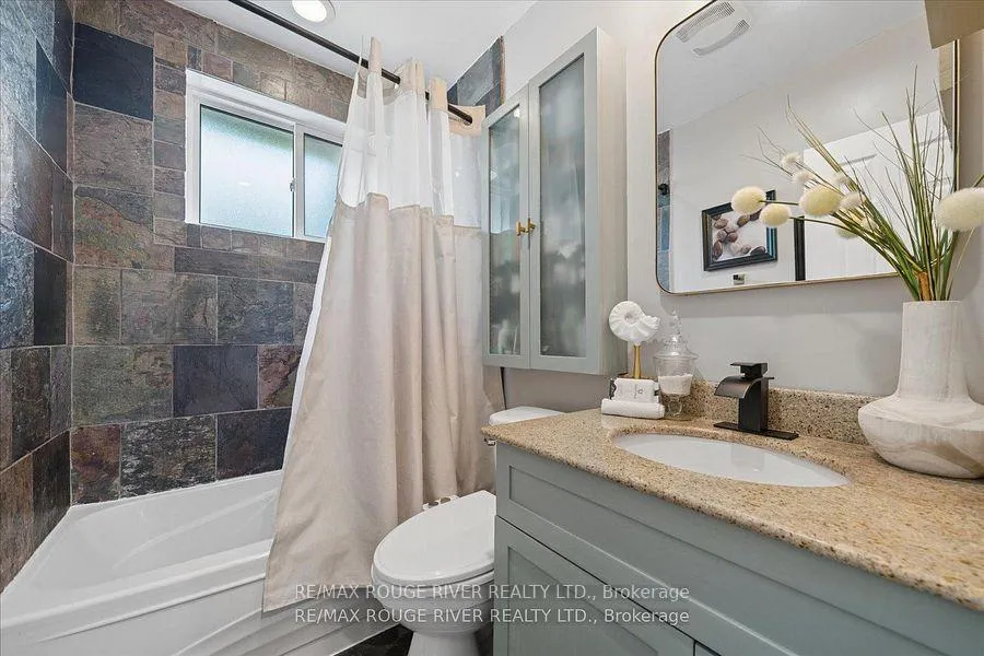 Photo 18 of 1007 Walton Boulevard, Whitby, Williamsburg — HOMEH