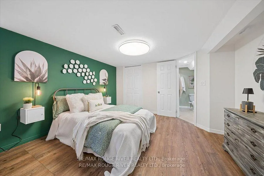Photo 26 of 1007 Walton Boulevard, Whitby, Williamsburg — HOMEH