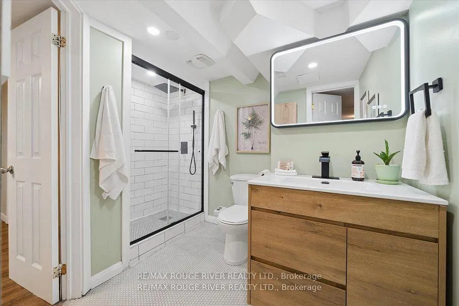 Photo 28 of 1007 Walton Boulevard, Whitby, Williamsburg — HOMEH