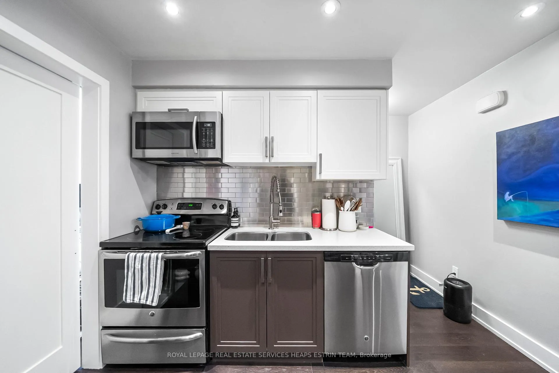 Photo 7 of Unit Unit 3, 14 Dartford Road, Toronto, Playter Estates-Danforth — HOMEH
