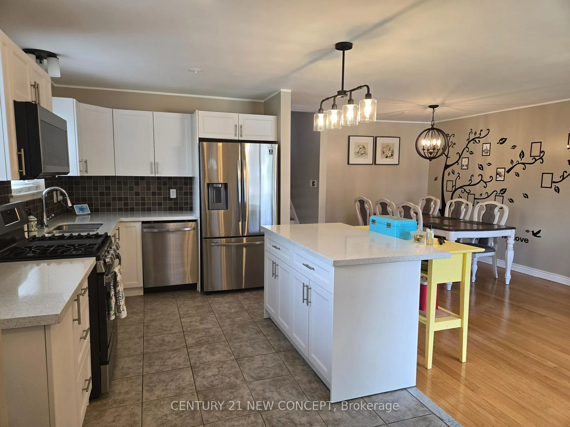 Photo 6 of 412 Melores Drive, Burlington, Appleby — HOMEH