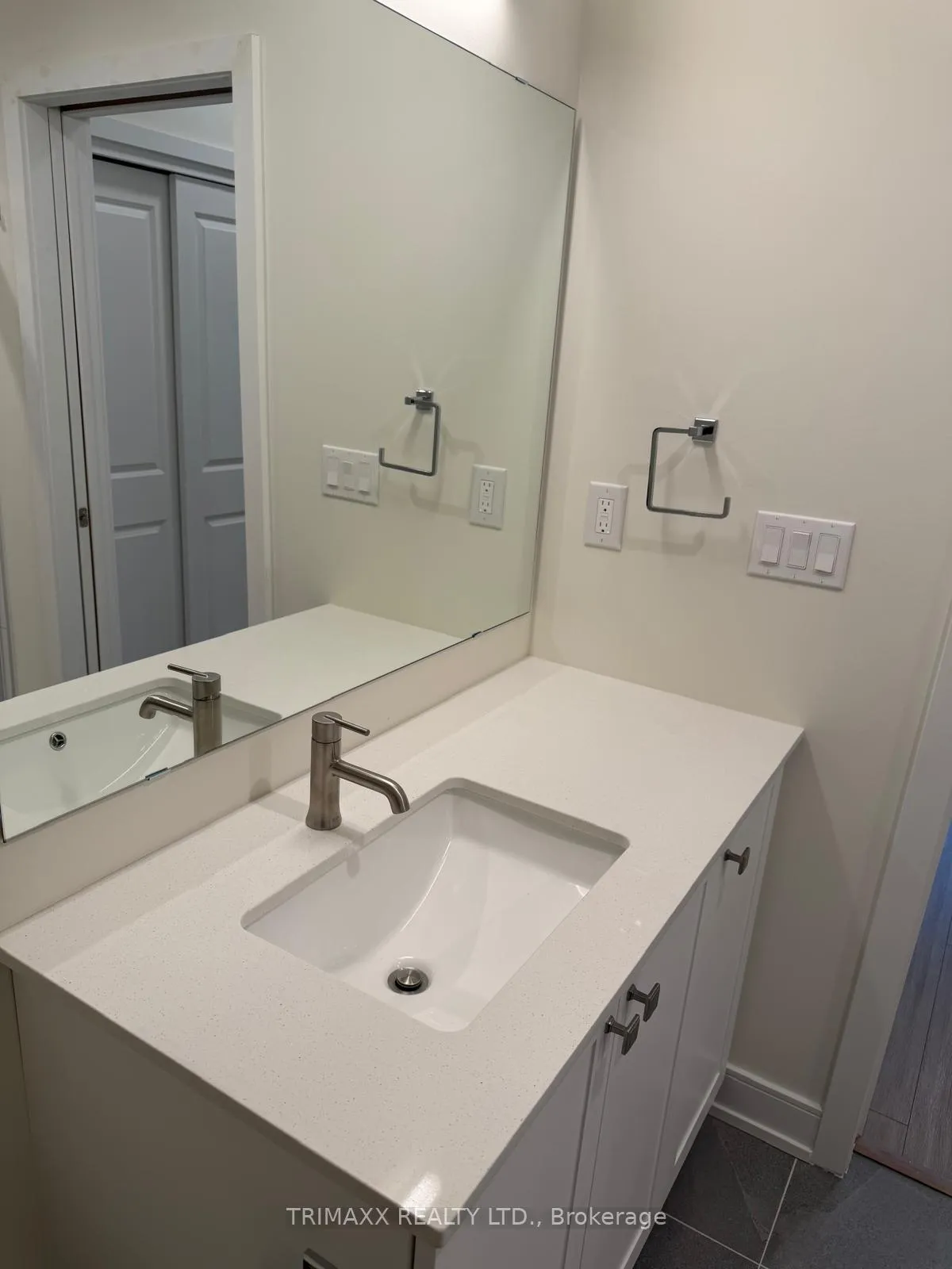 Photo 15 of Unit 318, 121 Mary Street, Clearview, Creemore — HOMEH