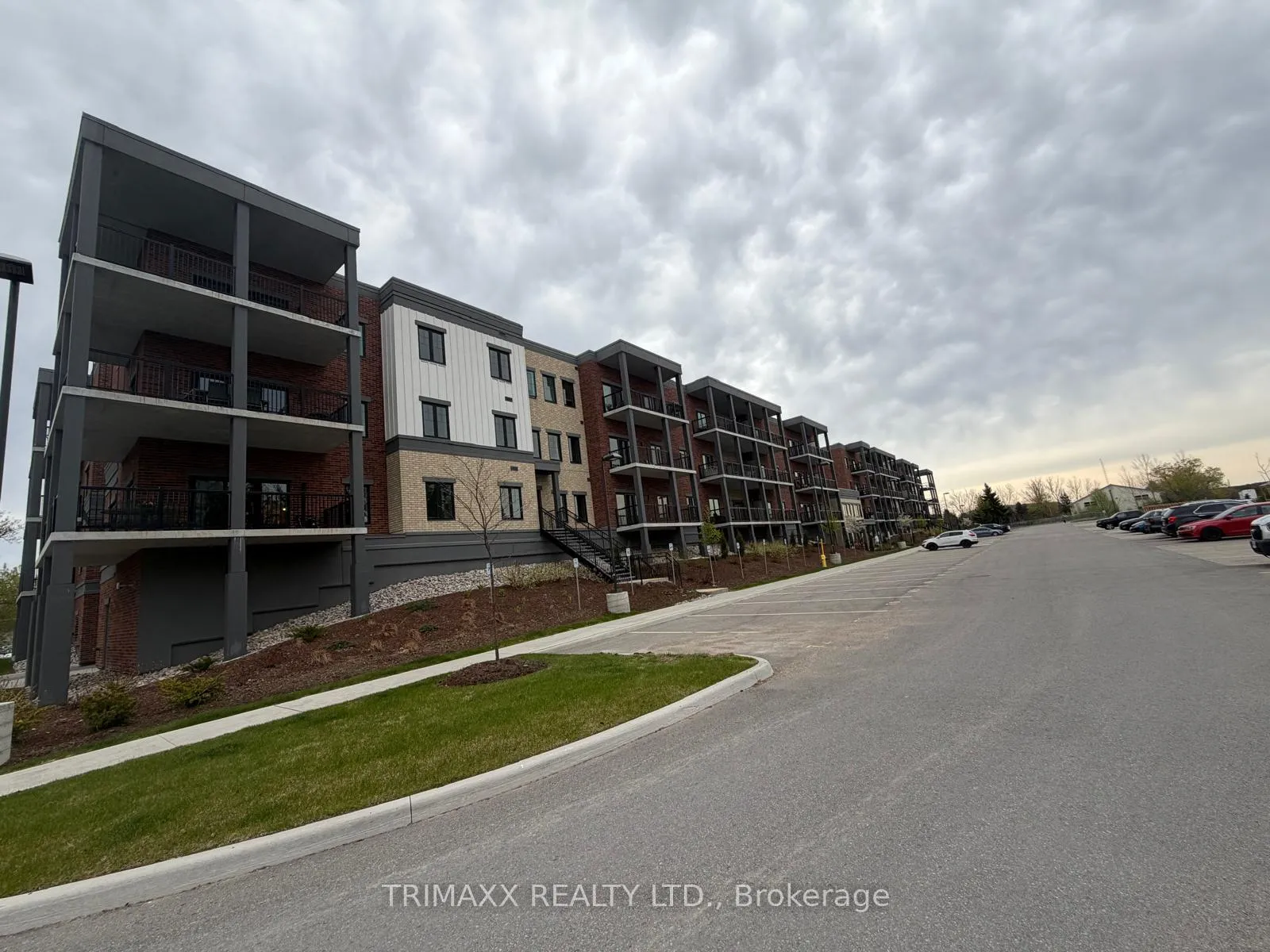 Photo 19 of Unit 318, 121 Mary Street, Clearview, Creemore — HOMEH