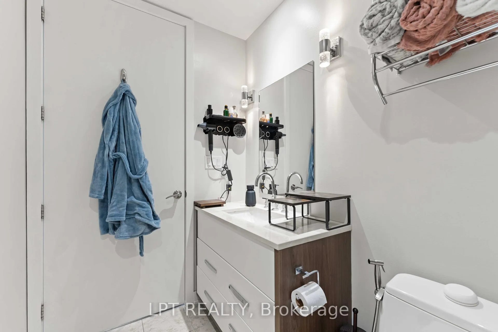 Photo 31 of Unit 307, 111 Champagne Avenue S, Ottawa, West Centre Town — HOMEH