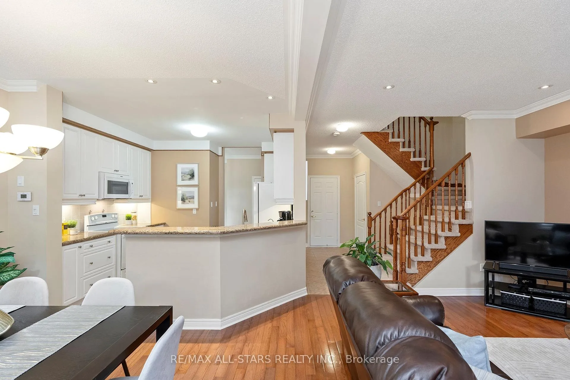 Photo 8 of 27 Wave Hill Way, Markham, Greensborough — HOMEH