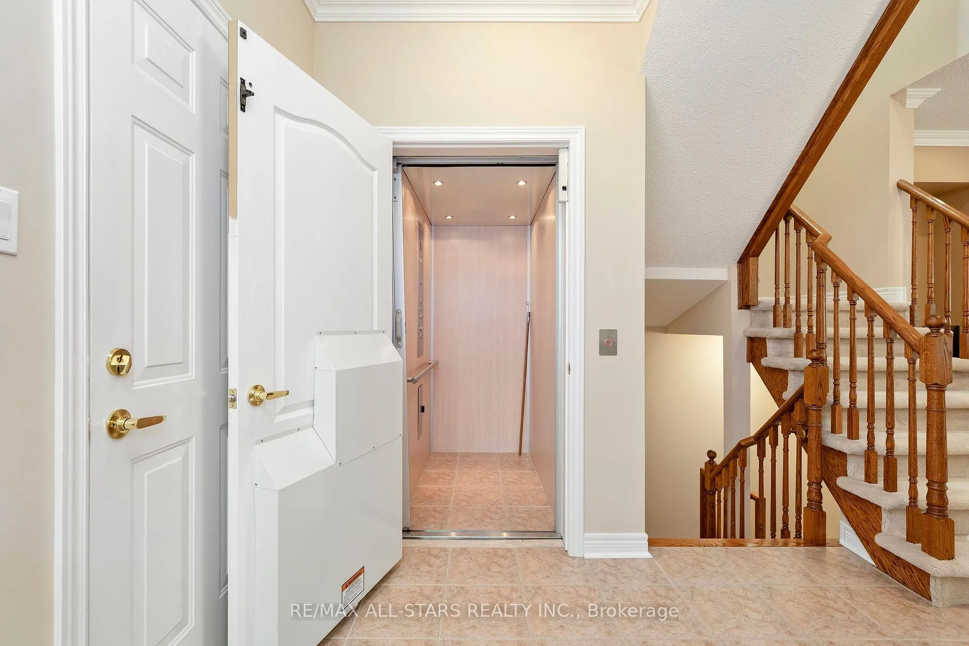 Photo 19 of 27 Wave Hill Way, Markham, Greensborough — HOMEH
