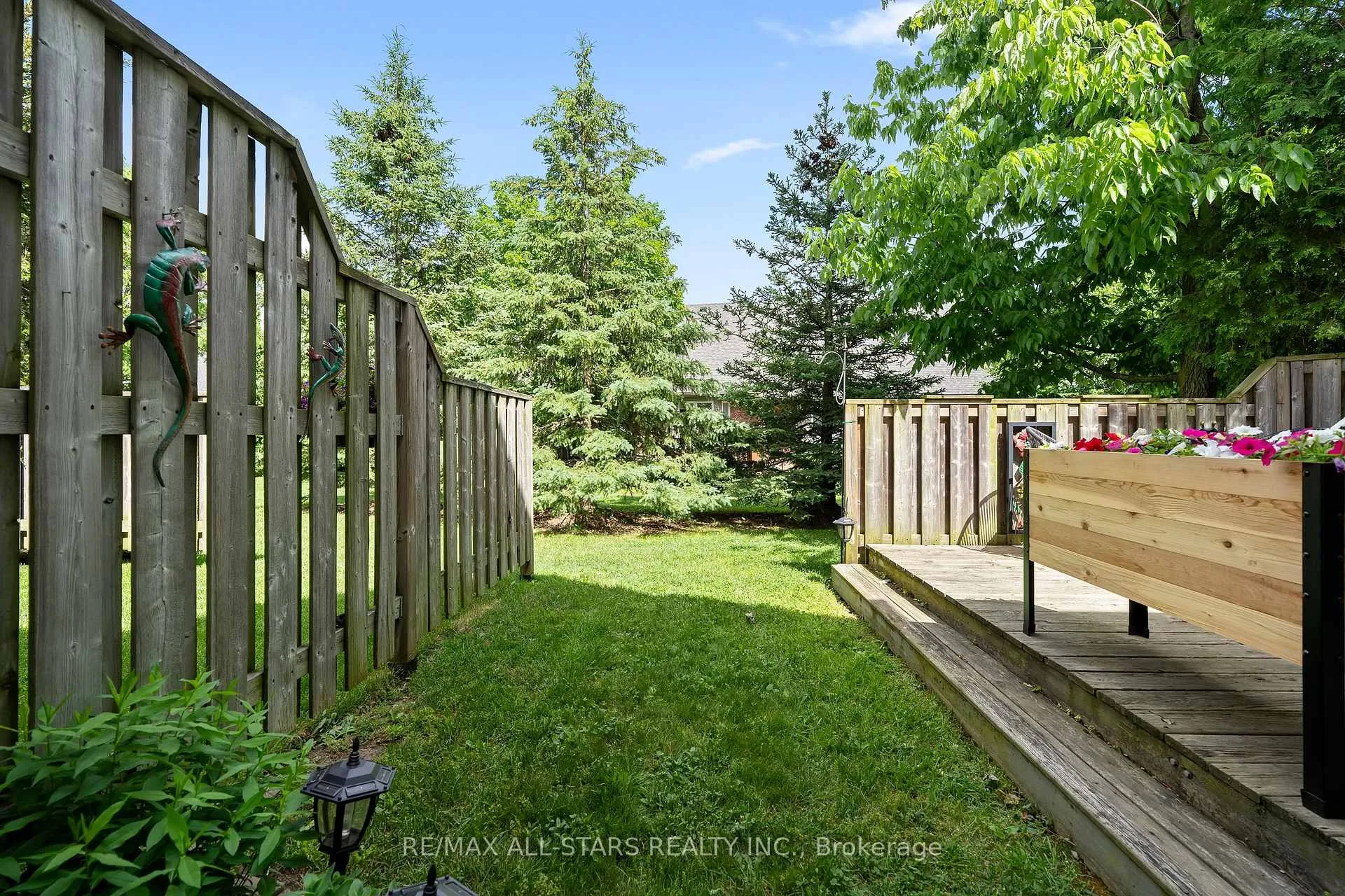 Photo 43 of 27 Wave Hill Way, Markham, Greensborough — HOMEH