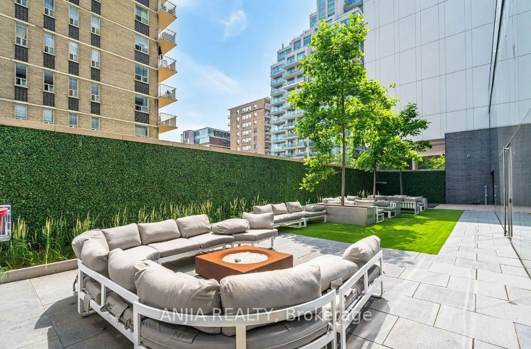 Photo 9 of Unit 312, 185 Roehampton Avenue, Toronto, Mount Pleasant East — HOMEH