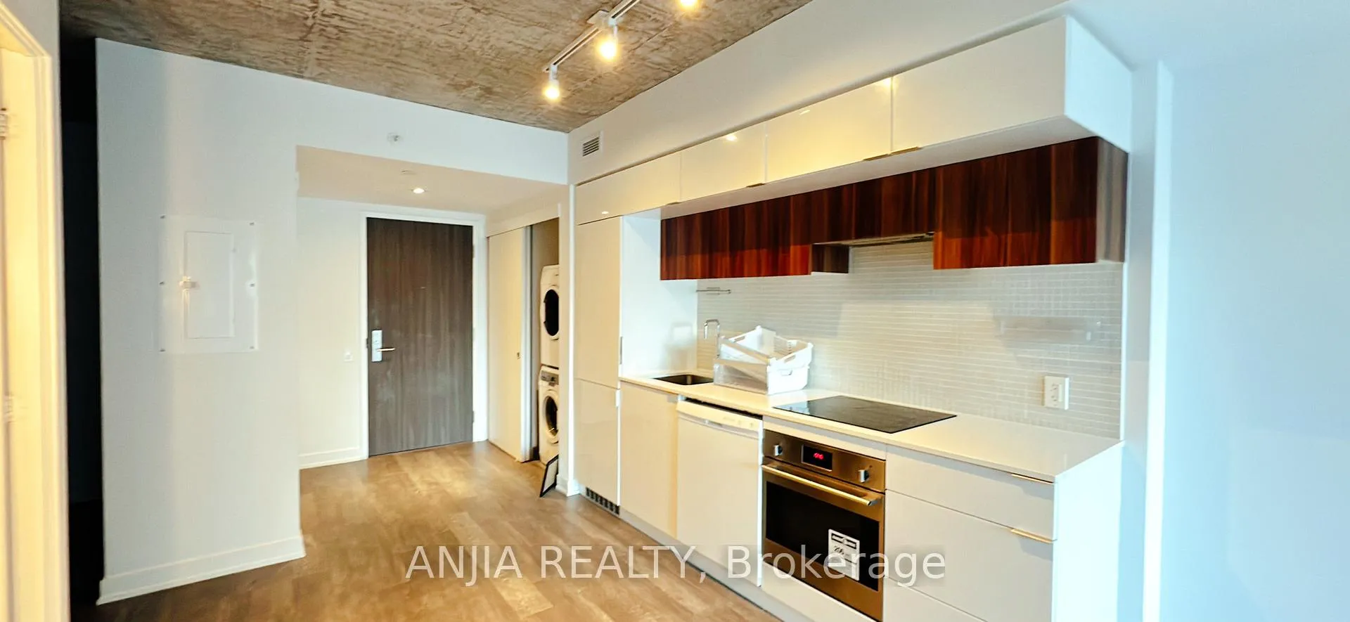 Photo 16 of Unit 312, 185 Roehampton Avenue, Toronto, Mount Pleasant East — HOMEH
