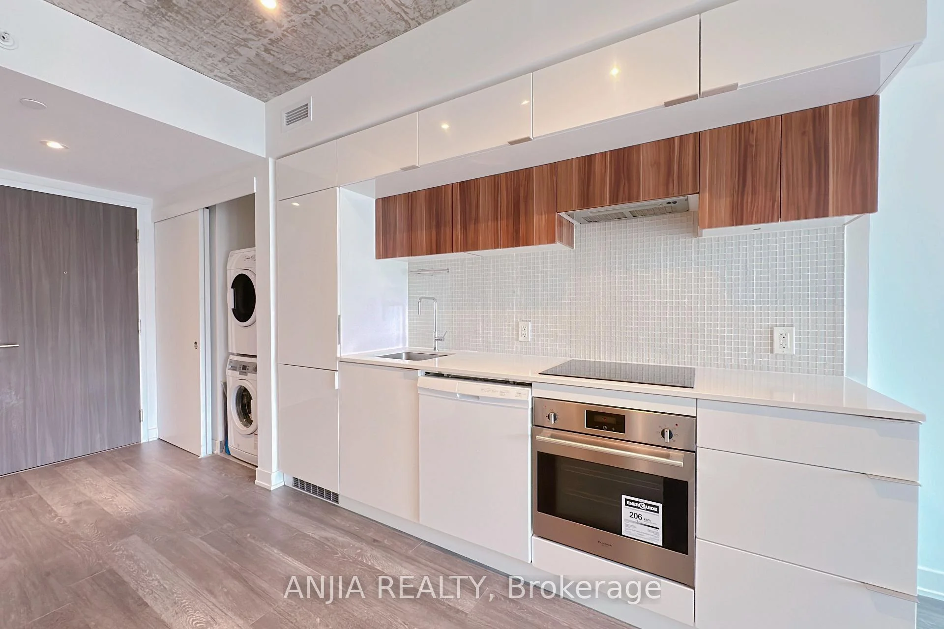 Photo 13 of Unit 312, 185 Roehampton Avenue, Toronto, Mount Pleasant East — HOMEH