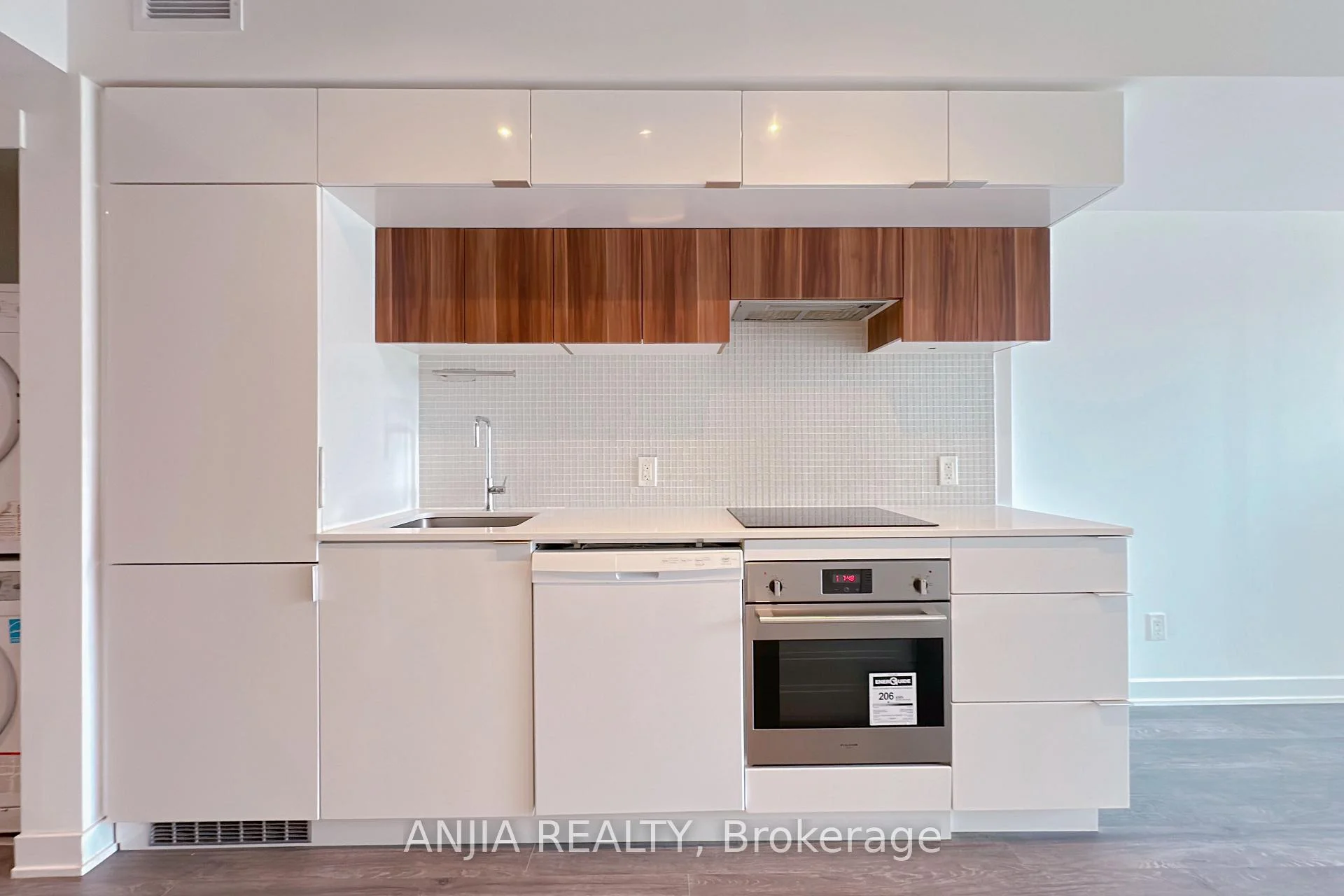 Photo 15 of Unit 312, 185 Roehampton Avenue, Toronto, Mount Pleasant East — HOMEH