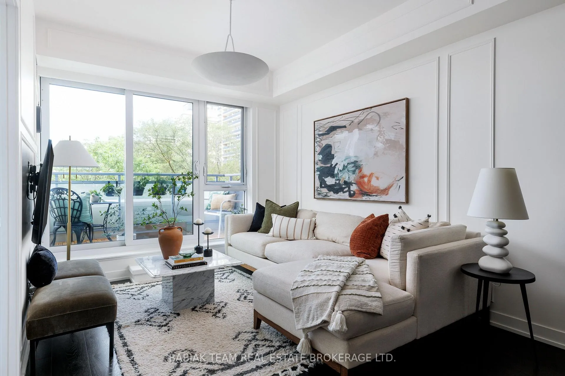 Front of Unit 532, 1830 Bloor Street W