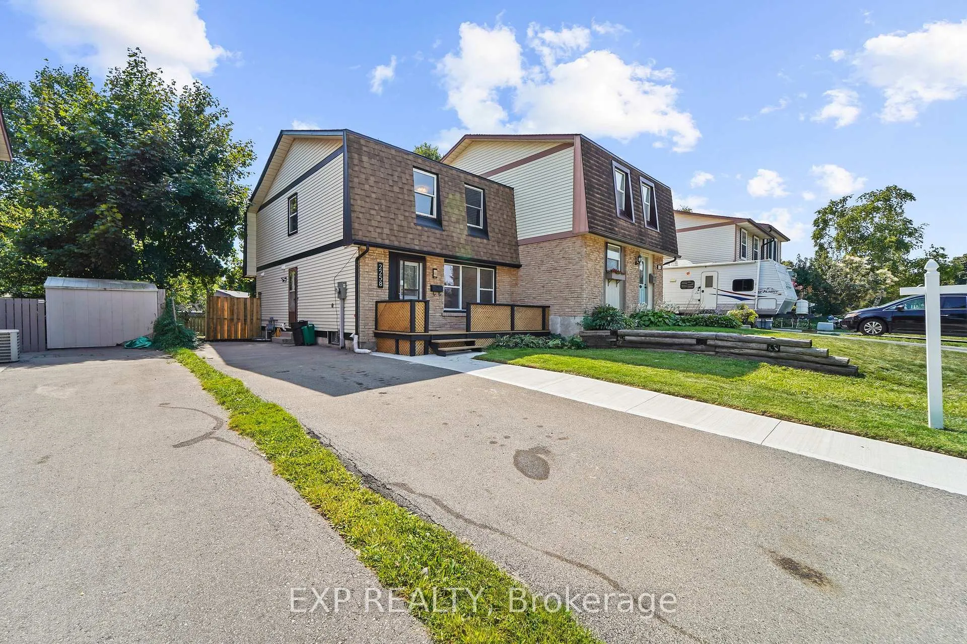 Photo 1 of 2258 Manchester Drive, Burlington, Brant Hills — HOMEH