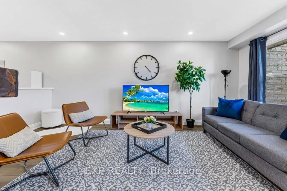 Photo 4 of 2258 Manchester Drive, Burlington, Brant Hills — HOMEH