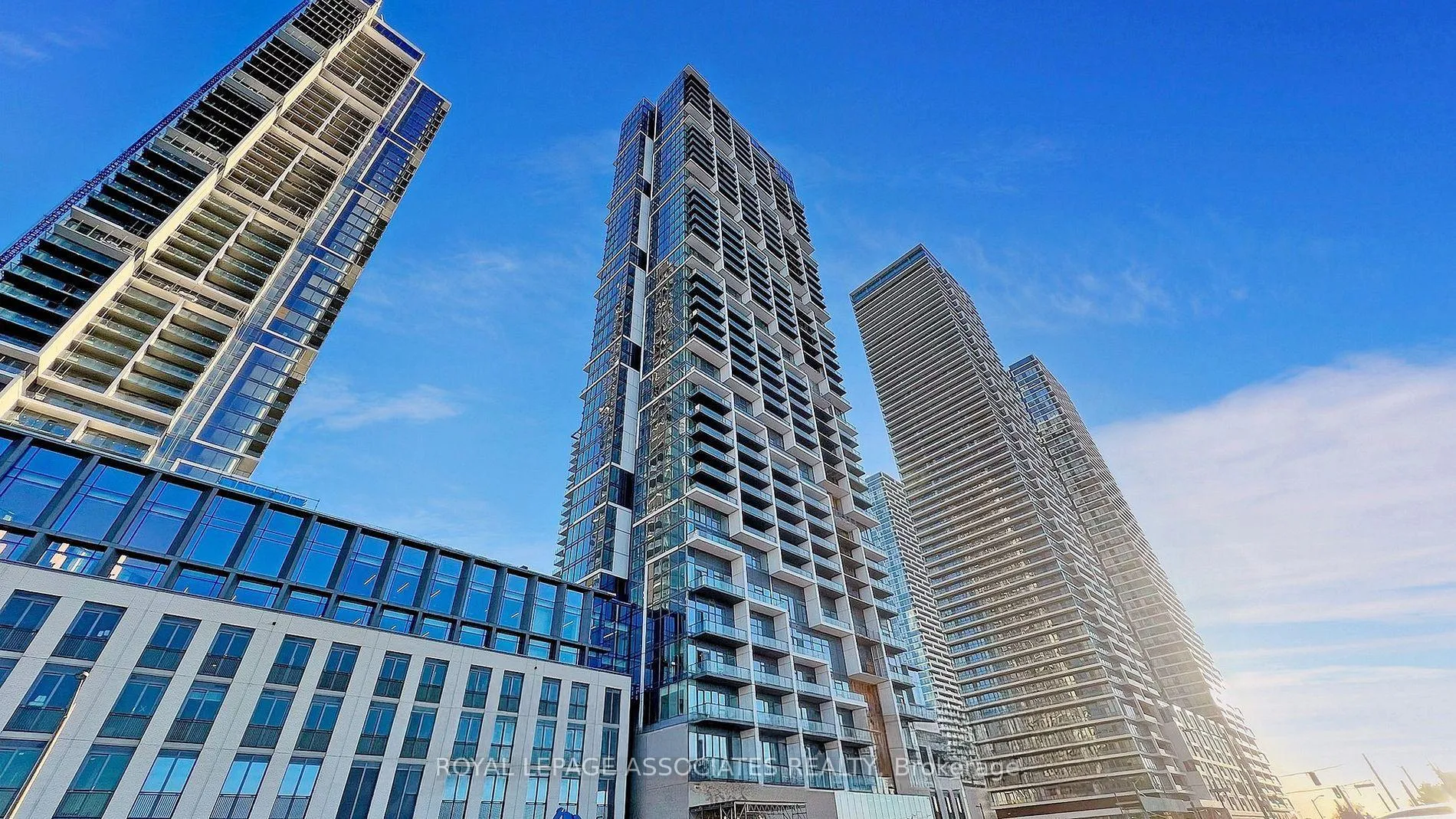 Front of Unit 1712, 1000 Portage Parkway