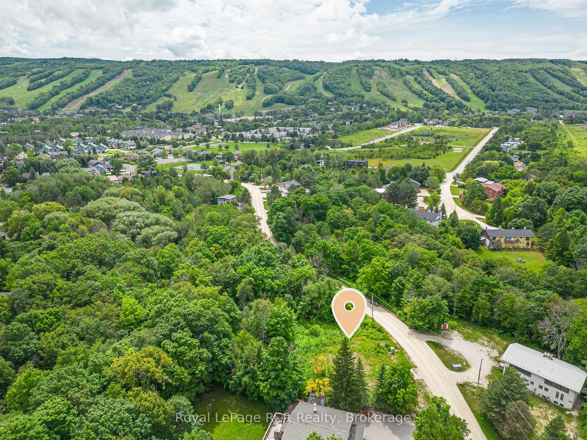 Photo 3 of 133 Birch View Trail, Blue Mountains — HOMEH