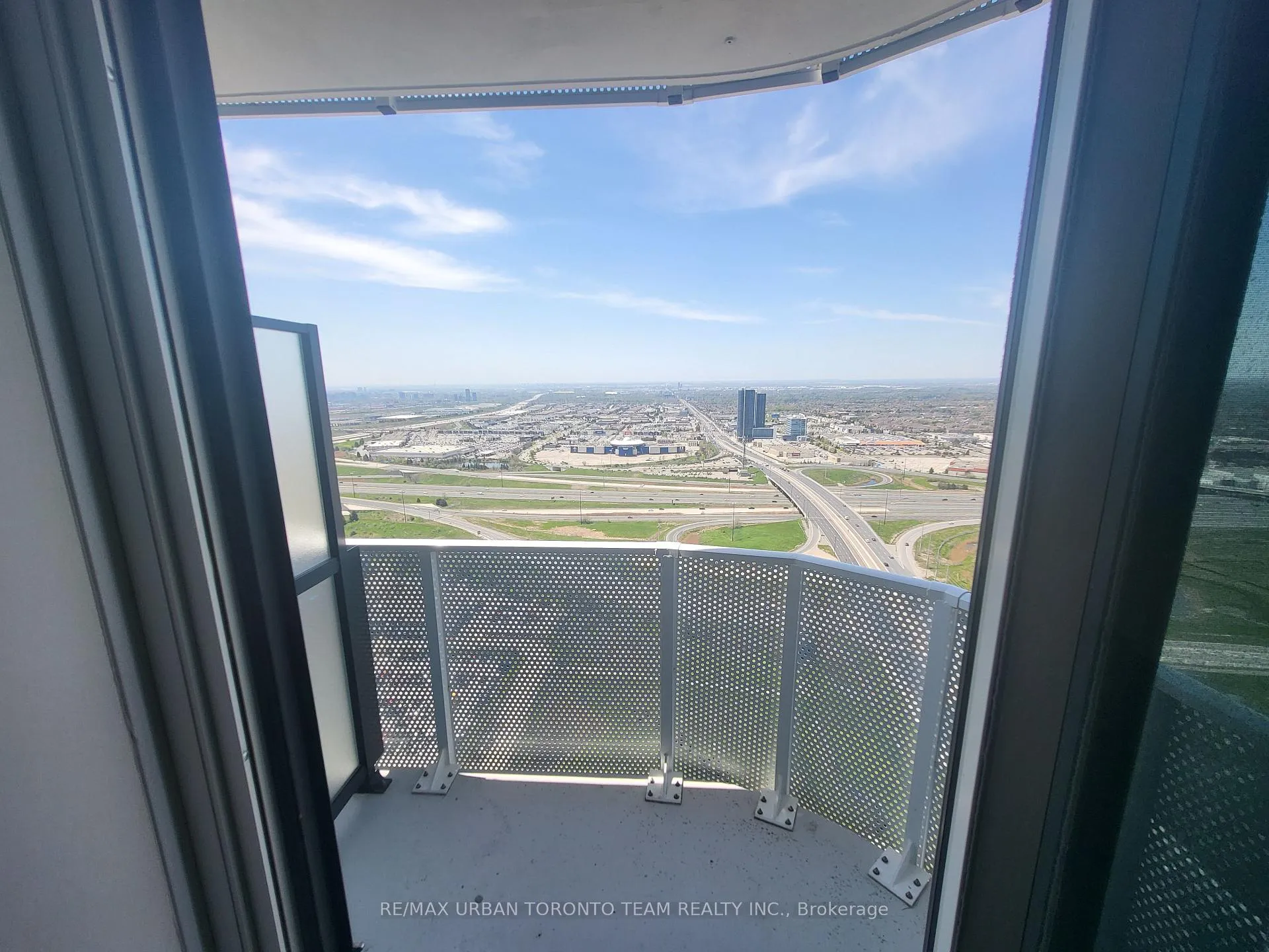 Photo 7 of Unit 4611, 195 Commerce Street, Vaughan, Vaughan Corporate Centre — HOMEH