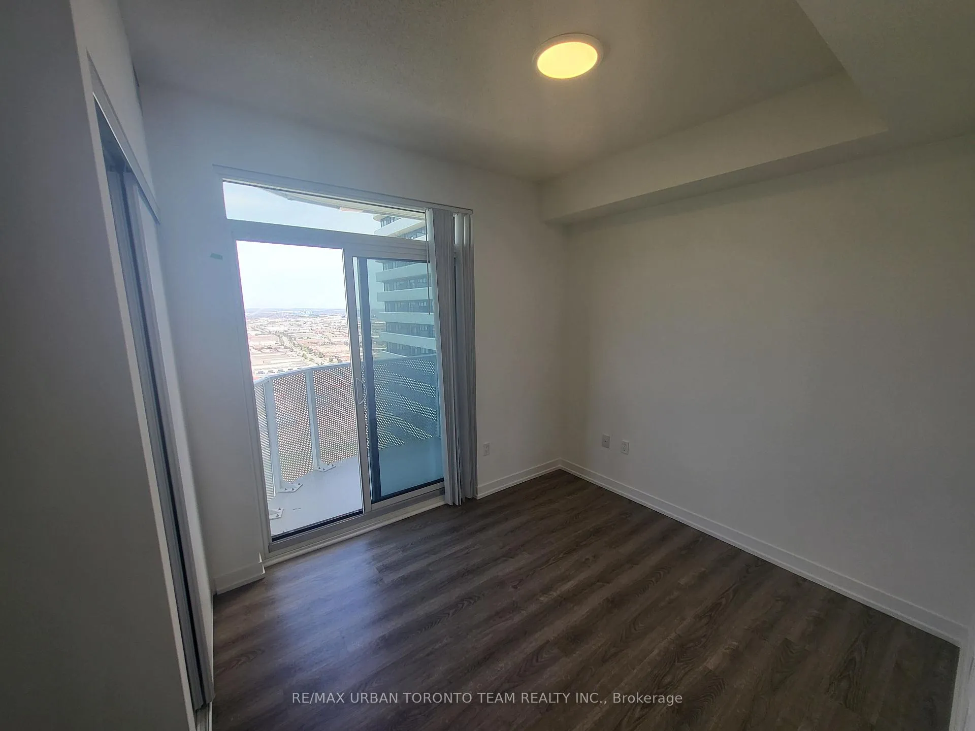 Photo 8 of Unit 4611, 195 Commerce Street, Vaughan, Vaughan Corporate Centre — HOMEH