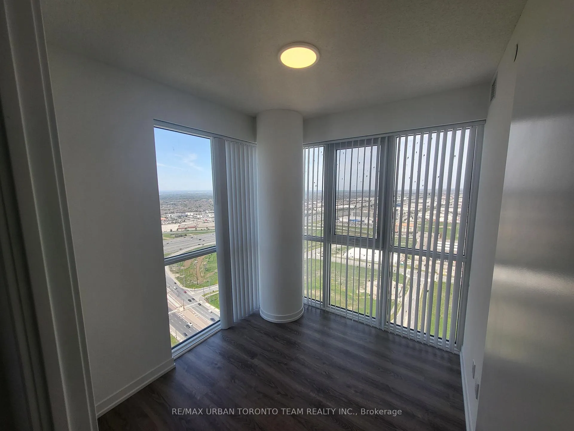 Photo 12 of Unit 4611, 195 Commerce Street, Vaughan, Vaughan Corporate Centre — HOMEH