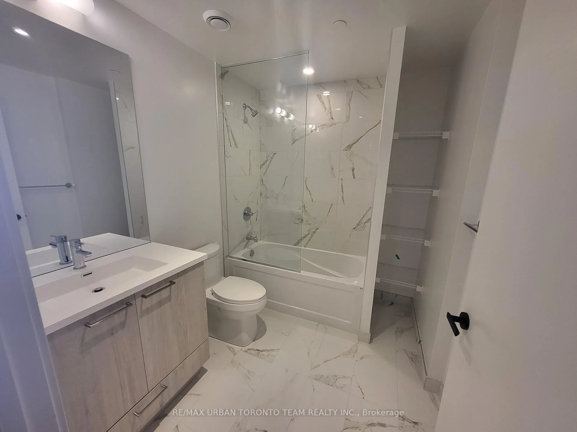 Photo 13 of Unit 4611, 195 Commerce Street, Vaughan, Vaughan Corporate Centre — HOMEH