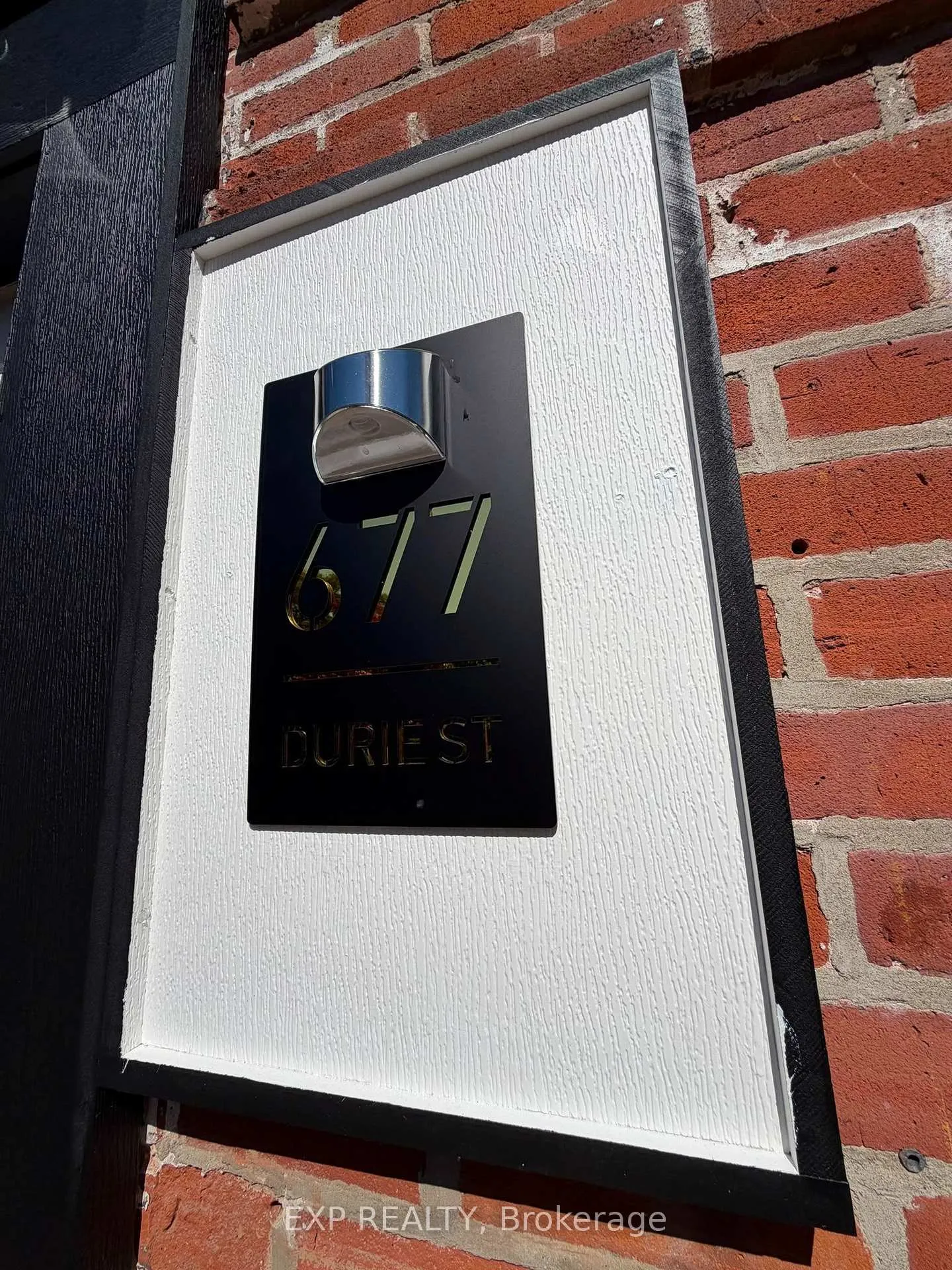 Photo 4 of Unit 4, 677 Durie Street, Toronto, Runnymede-Bloor West Village — HOMEH