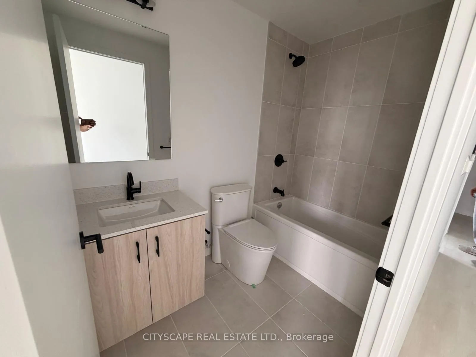 Photo 1 of Unit 1602C, 4878 Powers Common, Burlington, Alton — HOMEH