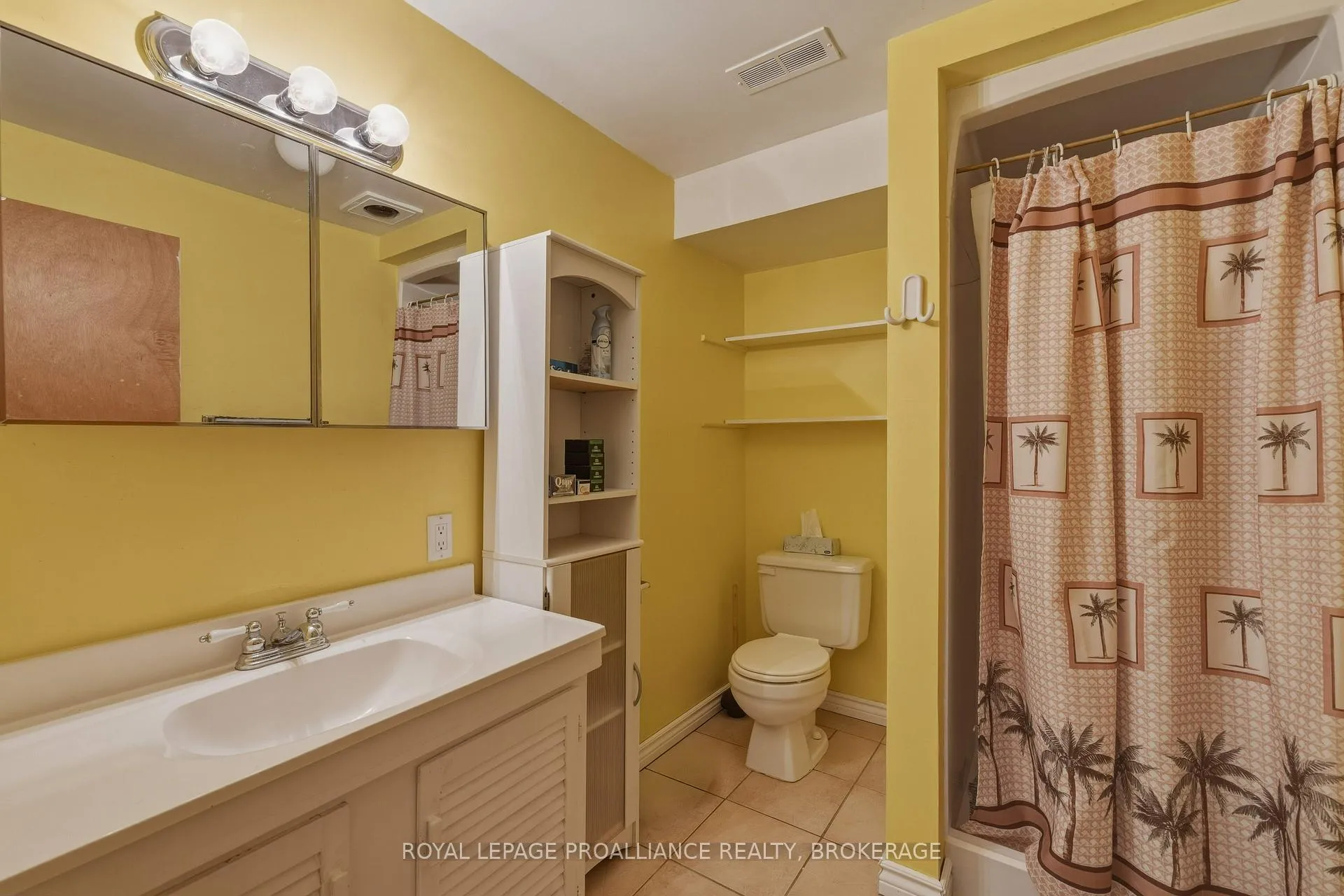 Photo 23 of 706 Spithead Road, Frontenac Islands, The Islands — HOMEH