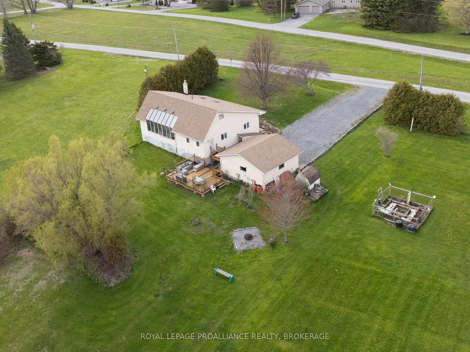 Photo 45 of 706 Spithead Road, Frontenac Islands, The Islands — HOMEH