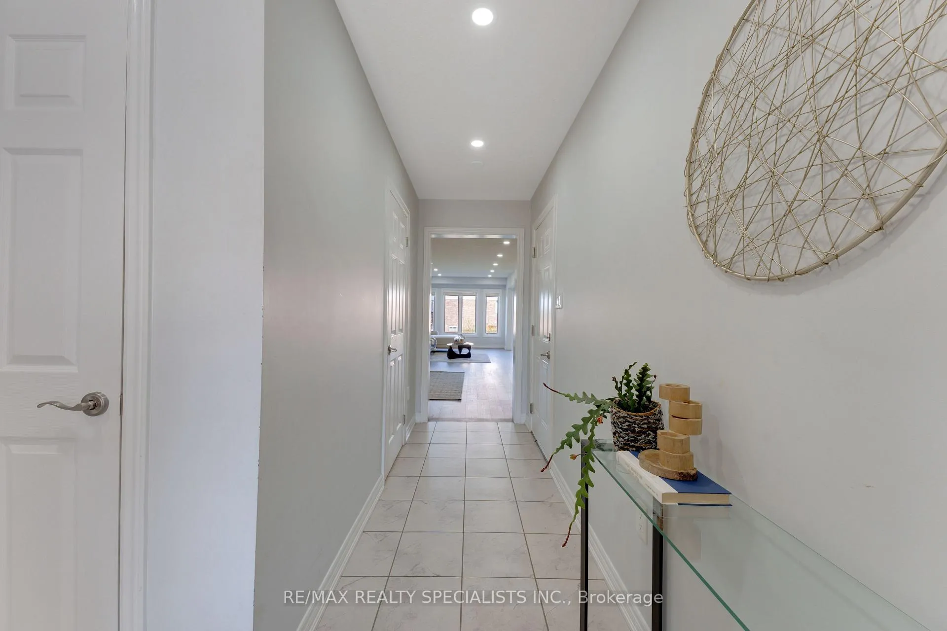 Photo 4 of Unit 4, 740 Linden Drive, Cambridge, Preston Heights — HOMEH