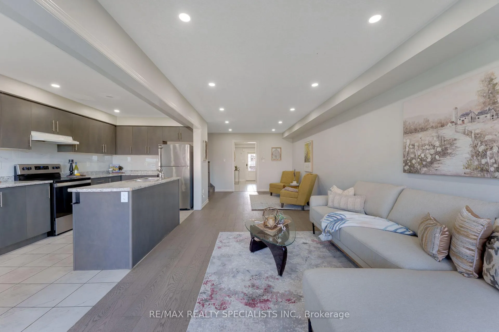 Photo 9 of Unit 4, 740 Linden Drive, Cambridge, Preston Heights — HOMEH