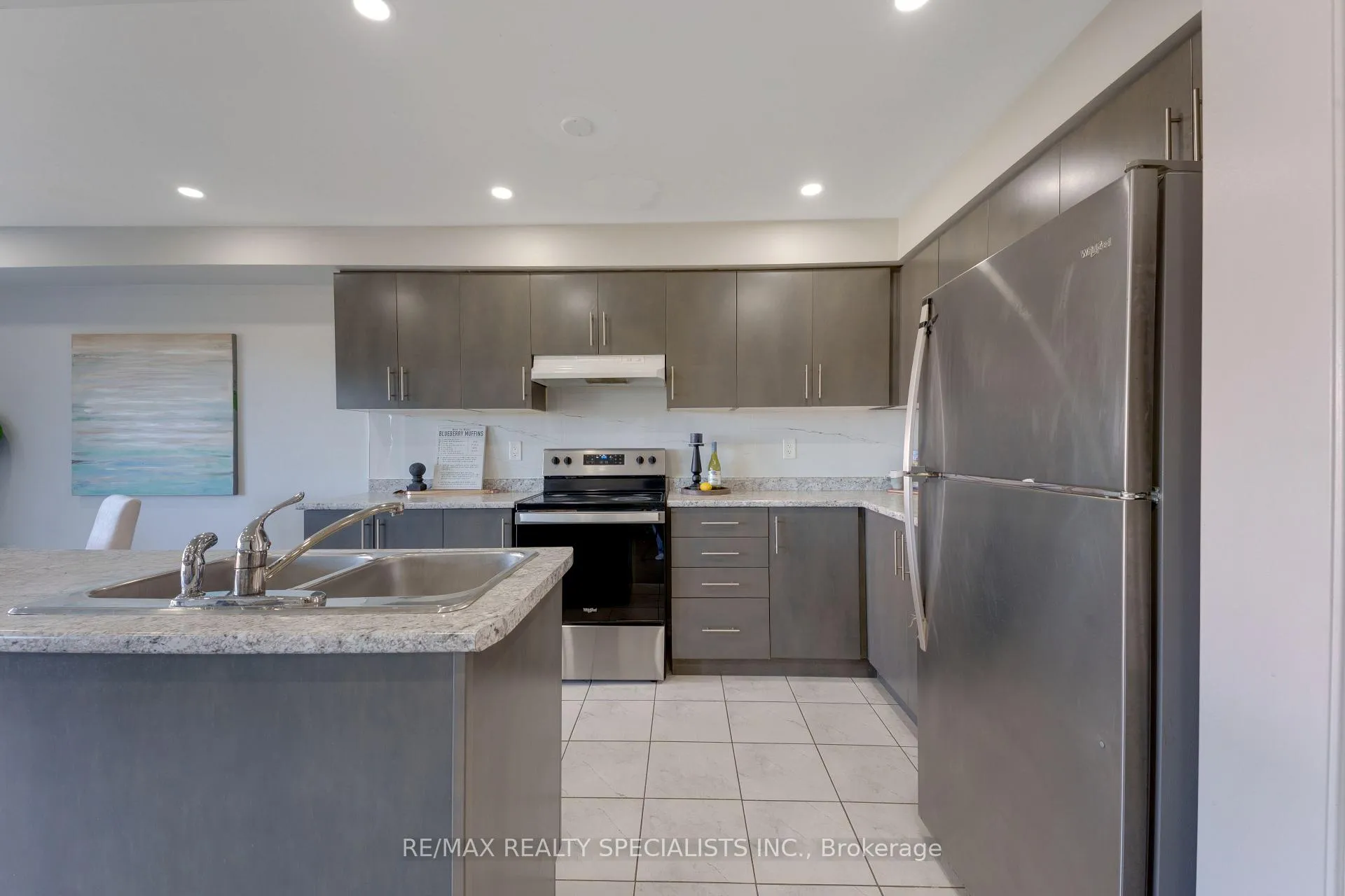 Photo 11 of Unit 4, 740 Linden Drive, Cambridge, Preston Heights — HOMEH