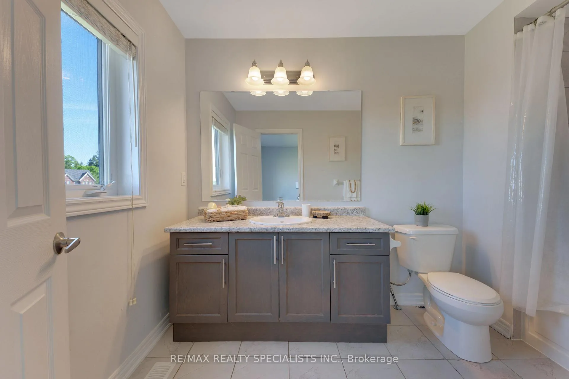Photo 21 of Unit 4, 740 Linden Drive, Cambridge, Preston Heights — HOMEH