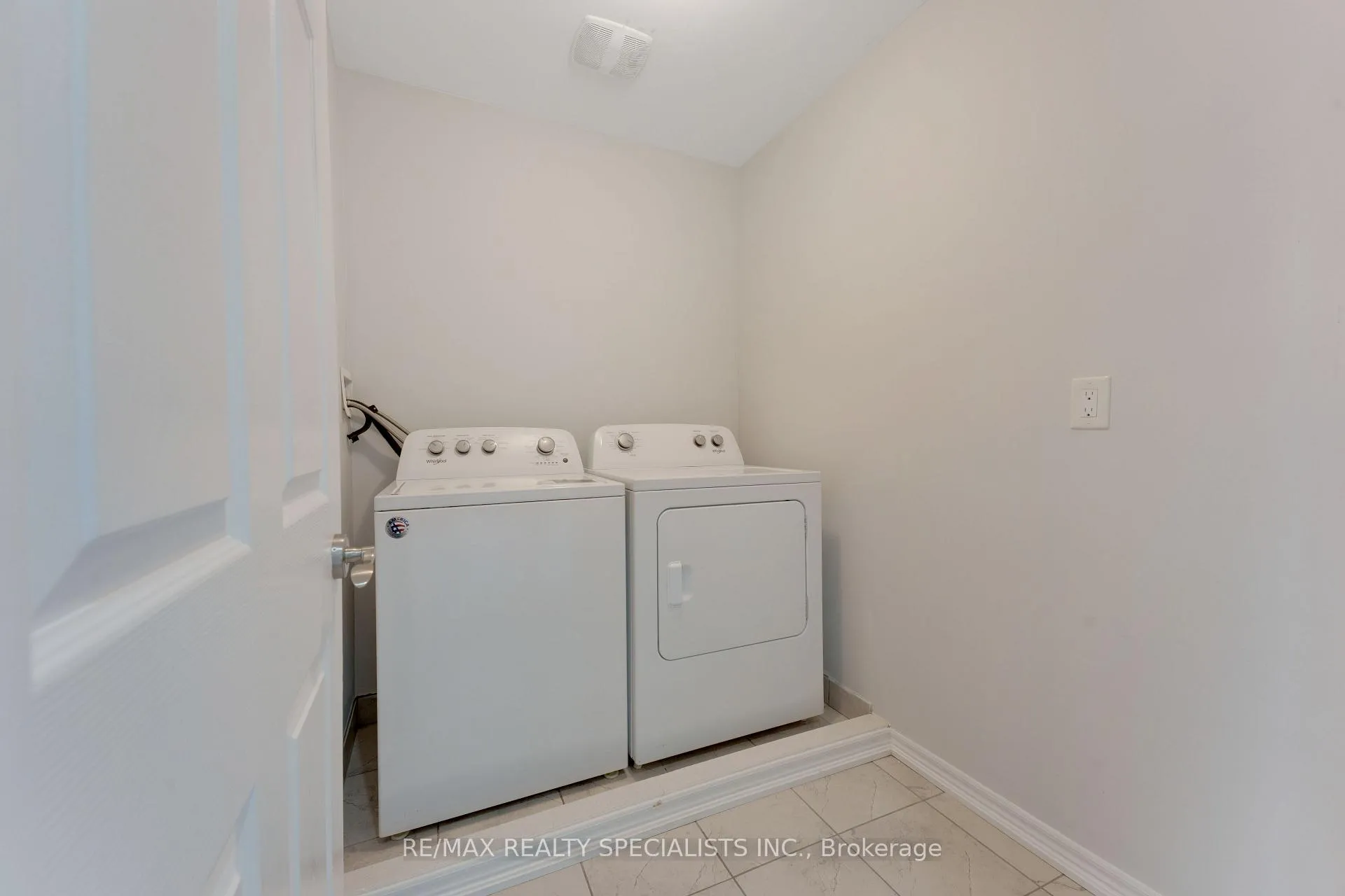 Photo 24 of Unit 4, 740 Linden Drive, Cambridge, Preston Heights — HOMEH