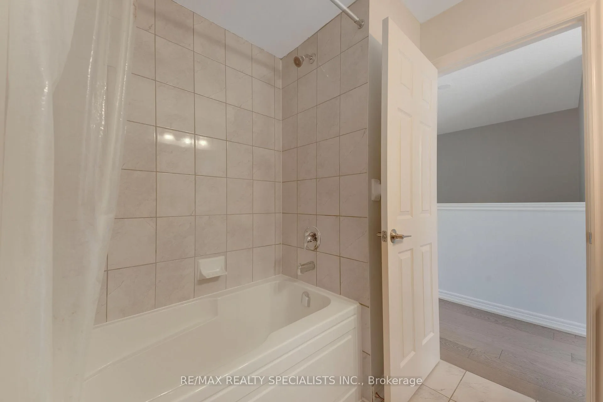 Photo 26 of Unit 4, 740 Linden Drive, Cambridge, Preston Heights — HOMEH