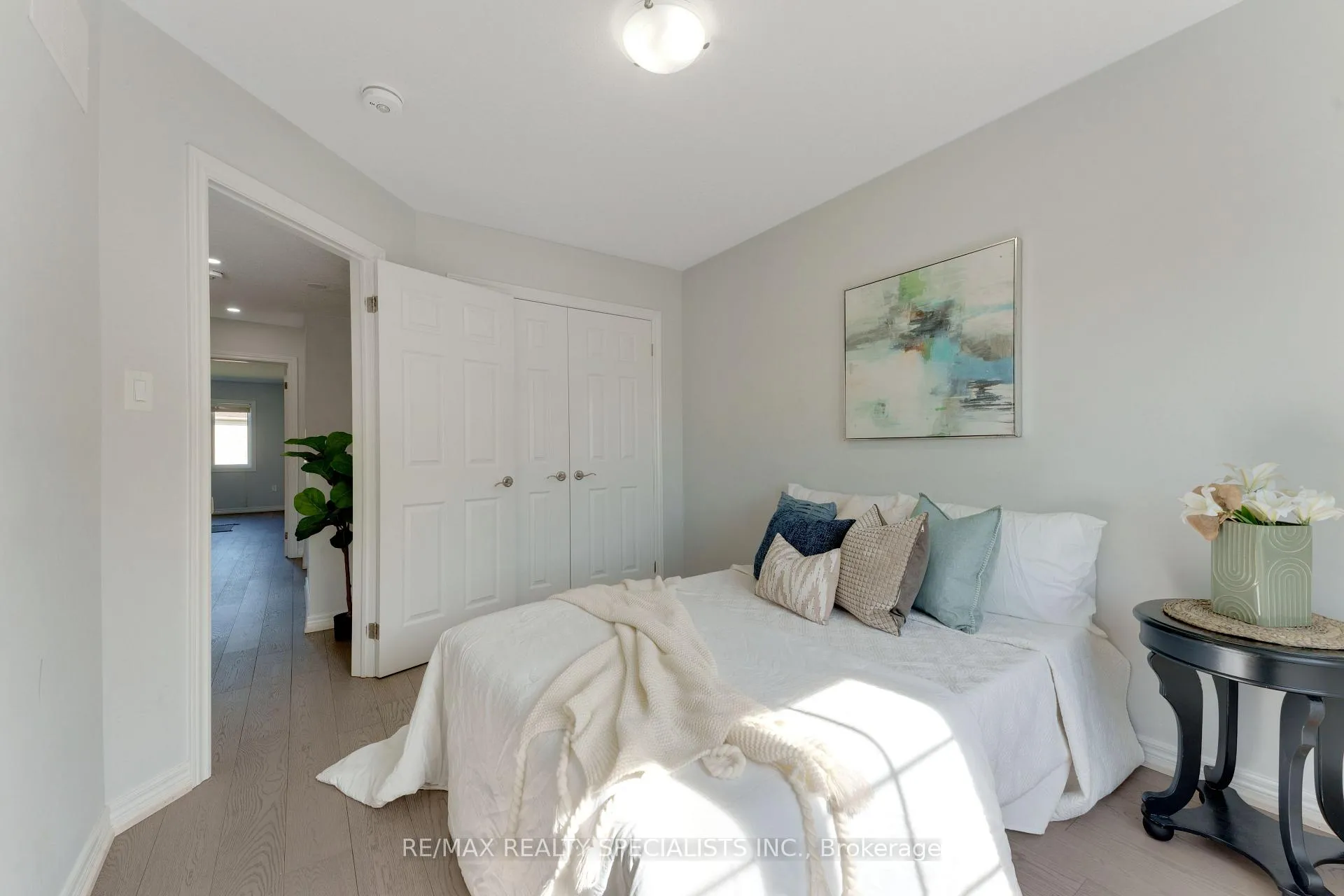 Photo 29 of Unit 4, 740 Linden Drive, Cambridge, Preston Heights — HOMEH
