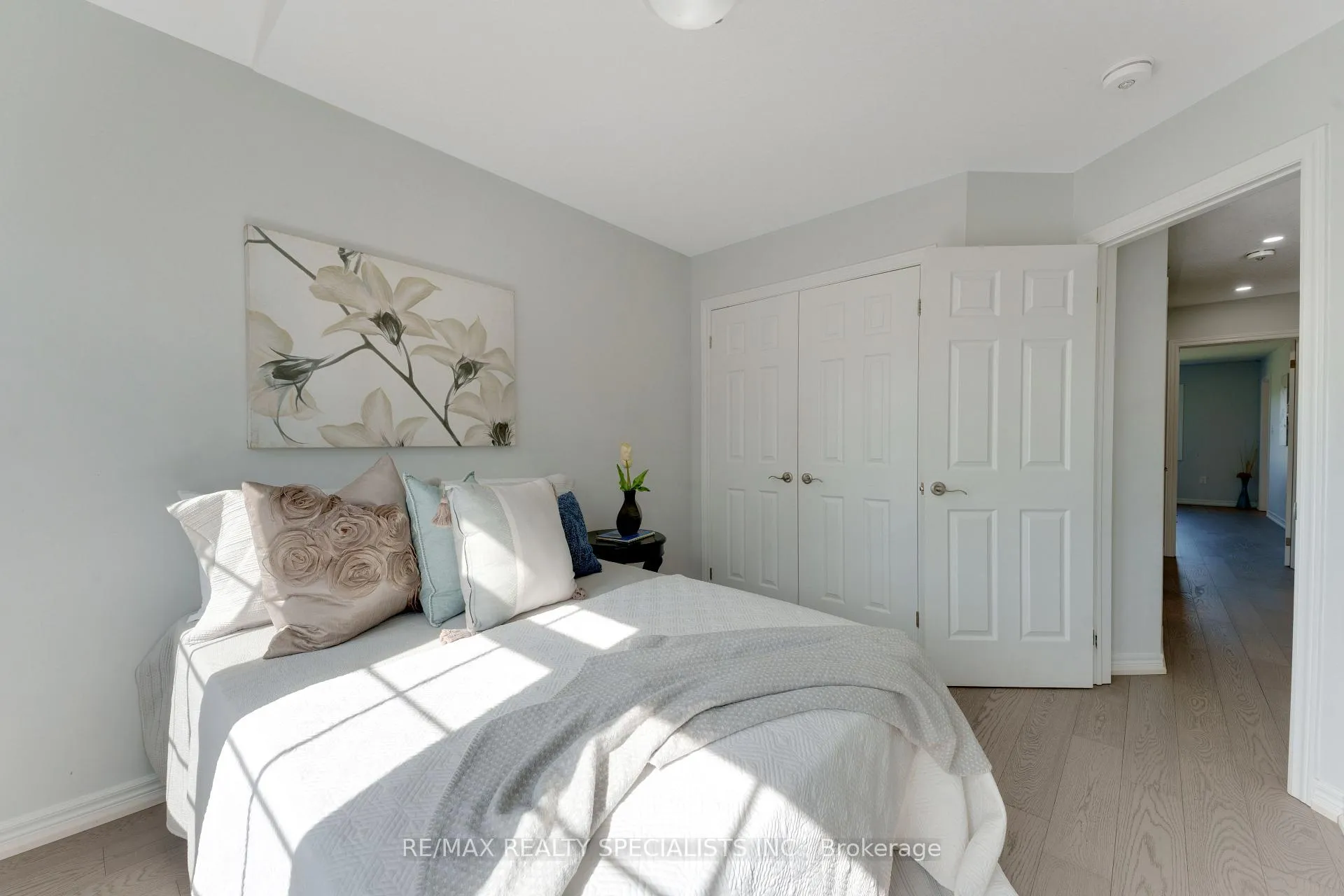 Photo 33 of Unit 4, 740 Linden Drive, Cambridge, Preston Heights — HOMEH