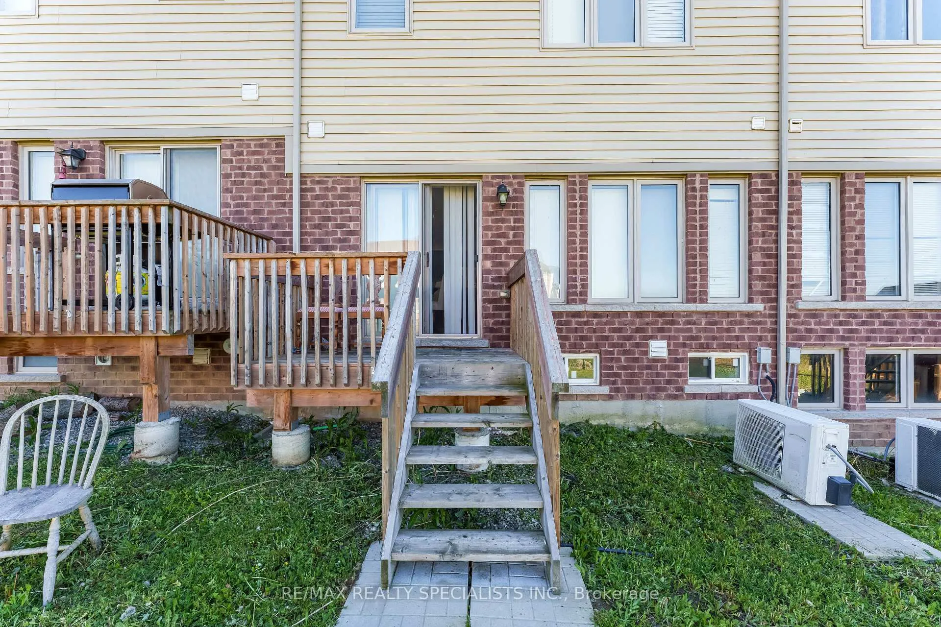Photo 35 of Unit 4, 740 Linden Drive, Cambridge, Preston Heights — HOMEH