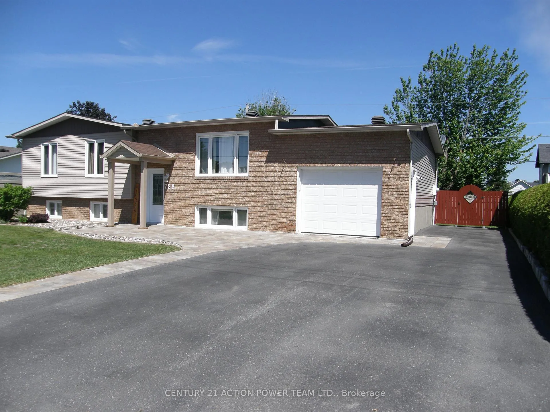 Photo 1 of 728 Saint Isidore Road, Casselman, Casselman — HOMEH