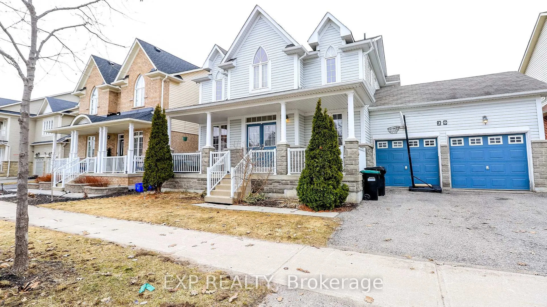 Photo 2 of 29 The Queensway, Barrie, Innis-Shore — HOMEH