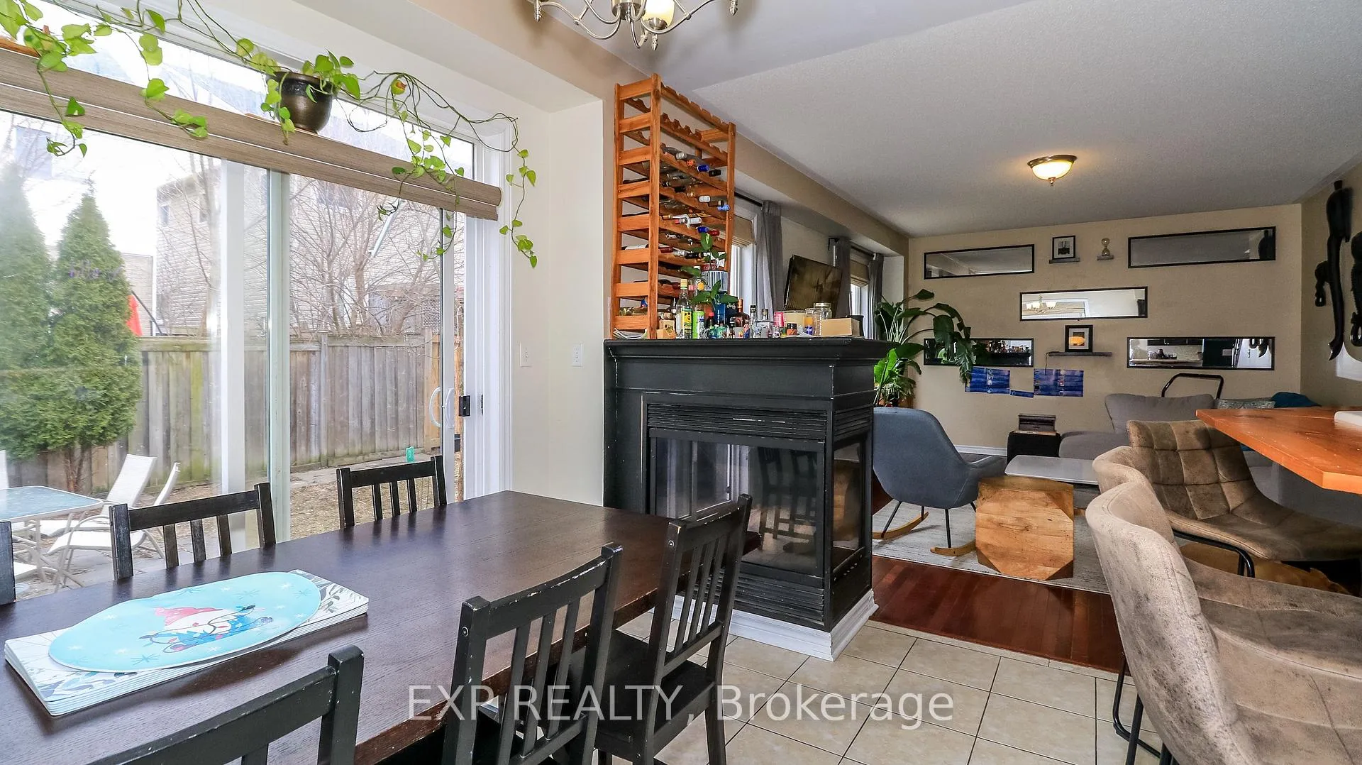 Photo 21 of 29 The Queensway, Barrie, Innis-Shore — HOMEH