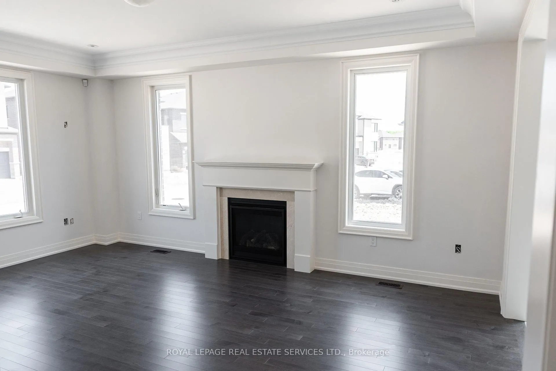 Photo 5 of 406 Humphrey Street, Hamilton, Waterdown — HOMEH