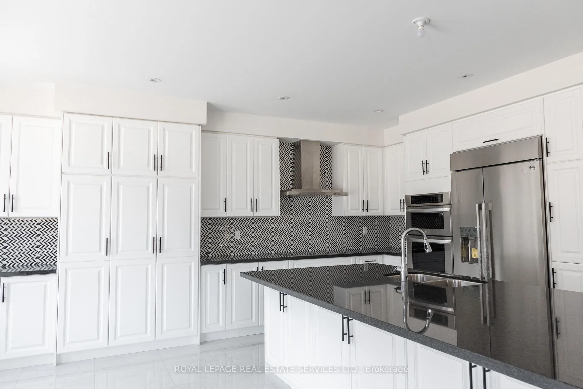 Photo 9 of 406 Humphrey Street, Hamilton, Waterdown — HOMEH