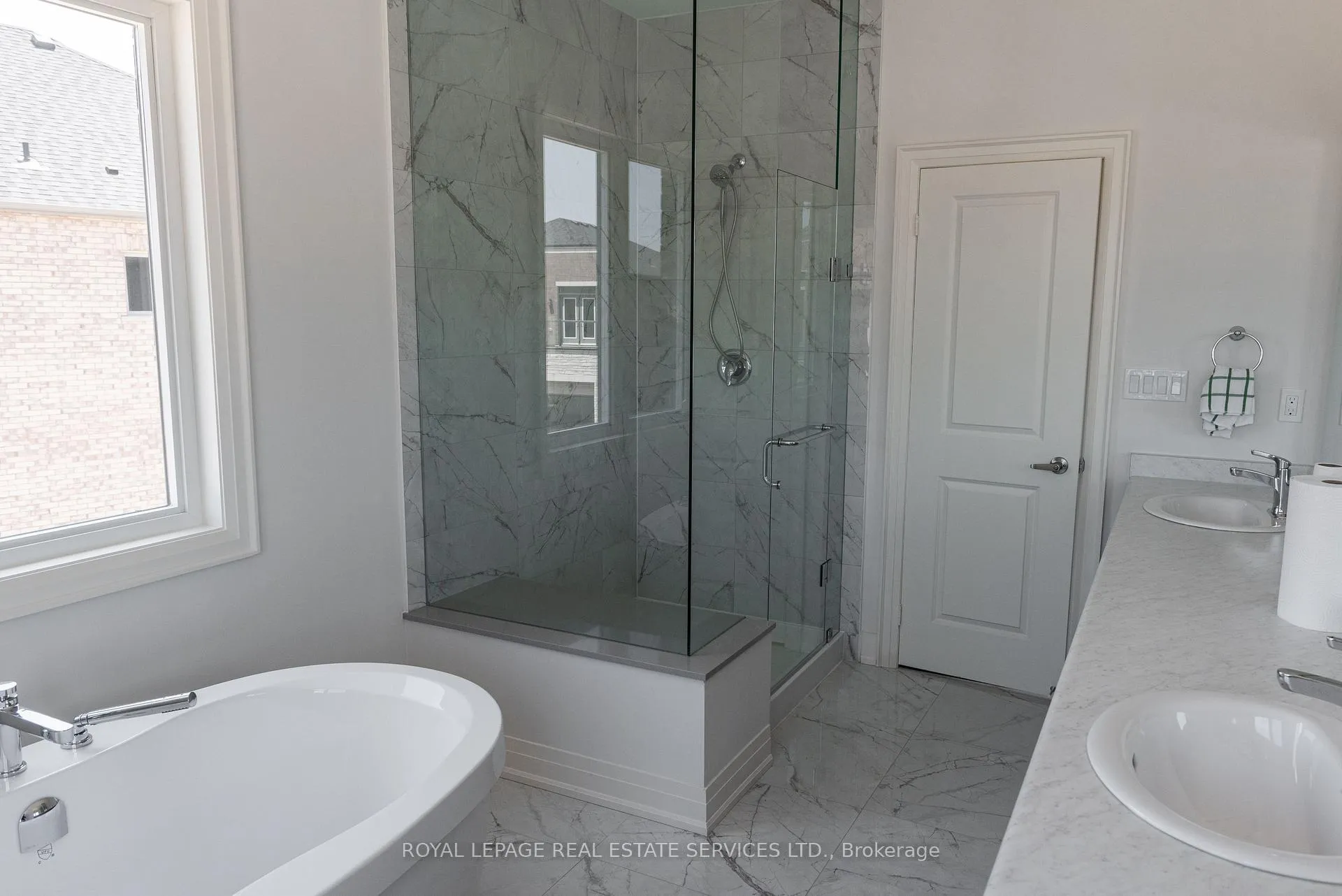 Photo 27 of 406 Humphrey Street, Hamilton, Waterdown — HOMEH