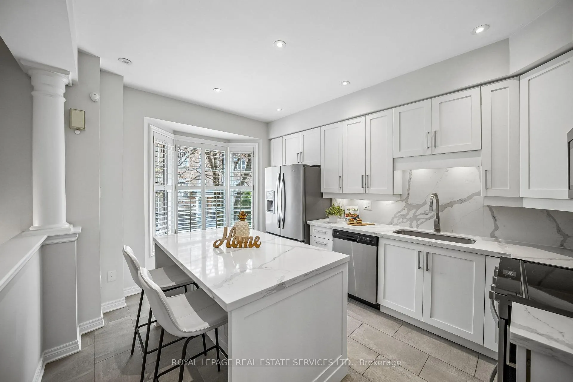 Photo 9 of 20 San Remo Terrace, Etobicoke, Mimico — HOMEH